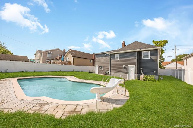 1043 Delaware Avenue, Island Park, NY 11558