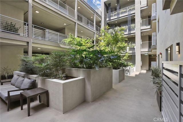 178 S Euclid Avenue 106, Pasadena, CA 91101