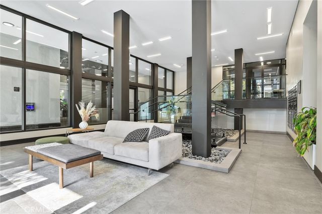 178 S Euclid Avenue 106, Pasadena, CA 91101