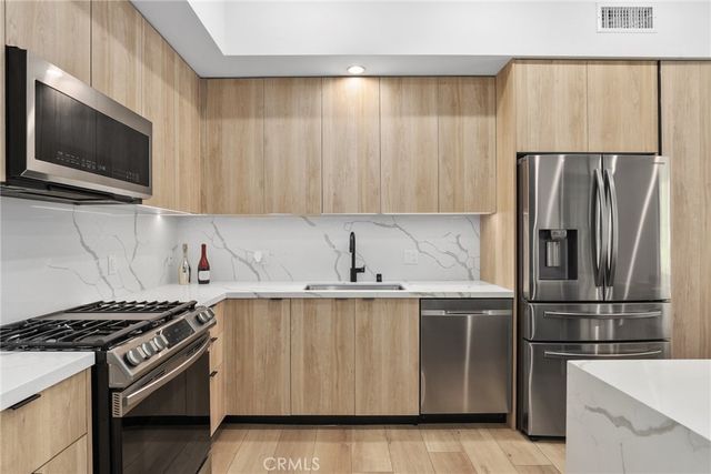178 S Euclid Avenue 106, Pasadena, CA 91101