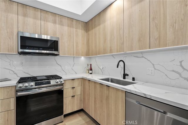 178 S Euclid Avenue 106, Pasadena, CA 91101