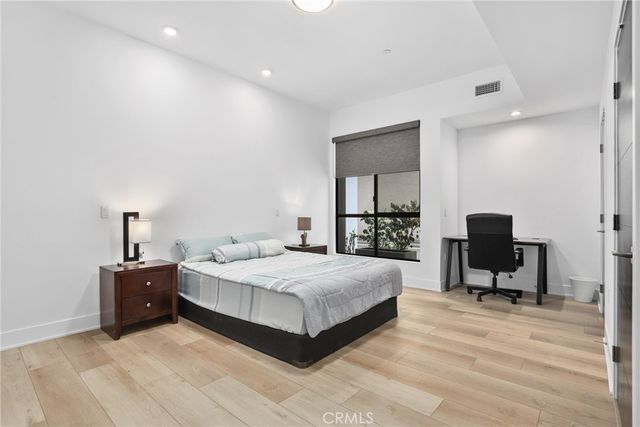 178 S Euclid Avenue 106, Pasadena, CA 91101