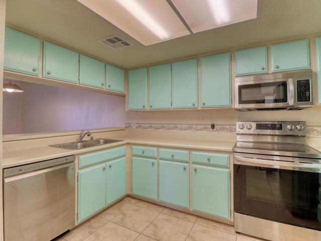 32505 Candlewood Drive 18, Cathedral City, CA 92234