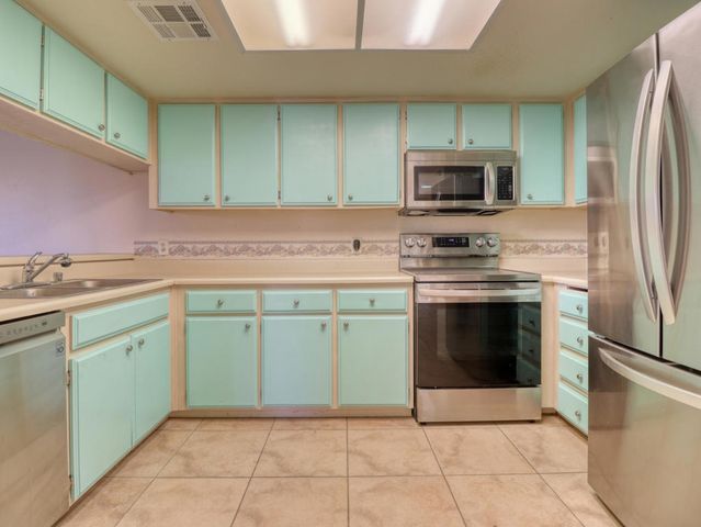 32505 Candlewood Drive 18, Cathedral City, CA 92234