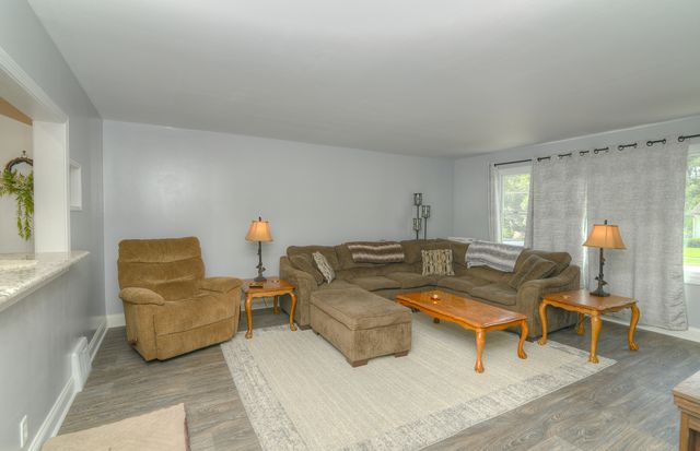 385 E Lincoln Street, Sycamore, IL 60178