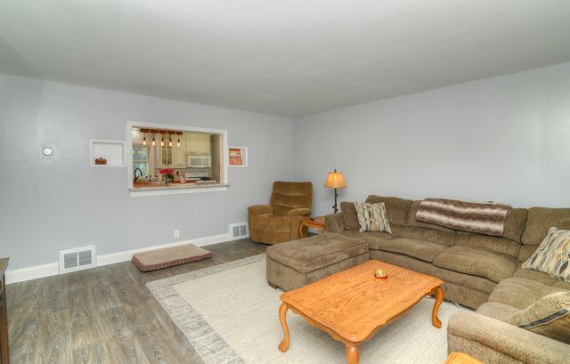 385 E Lincoln Street, Sycamore, IL 60178