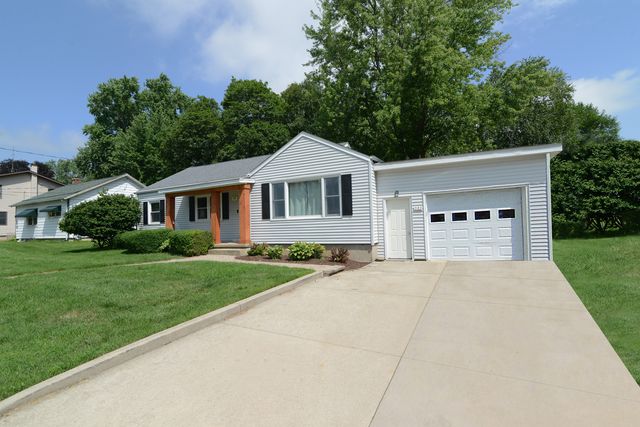 385 E Lincoln Street, Sycamore, IL 60178