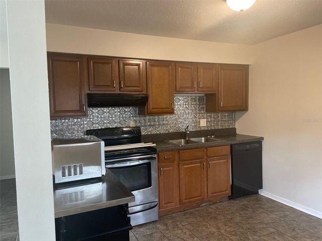 204 CALLITRIS AVENUE, Polk City, FL 33868