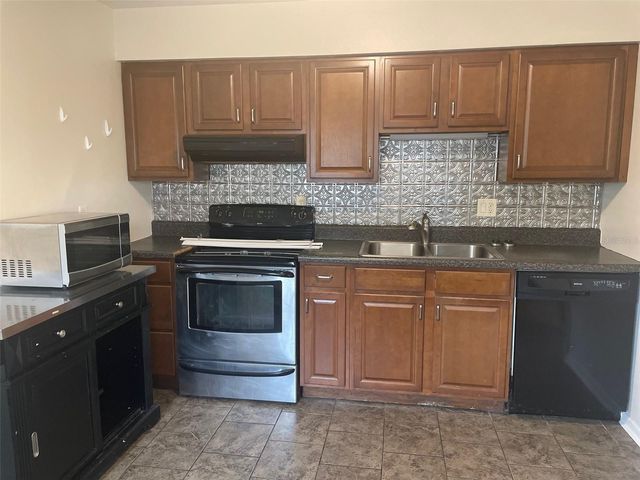 204 CALLITRIS AVENUE, Polk City, FL 33868