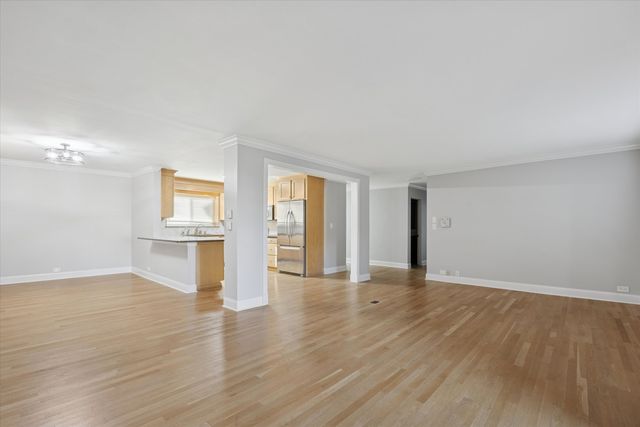 320 Claymoor Road 1A, Hinsdale, IL 60521