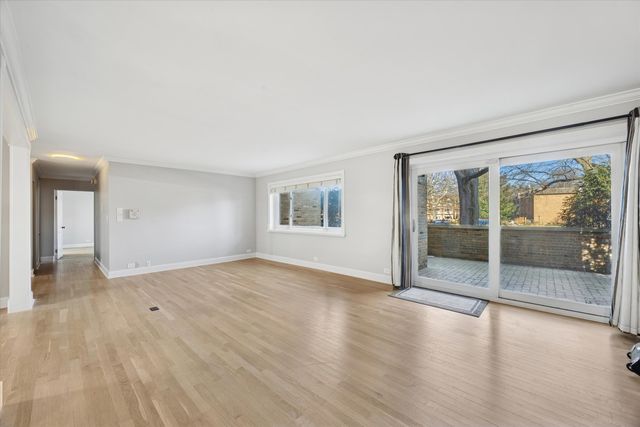 320 Claymoor Road 1A, Hinsdale, IL 60521