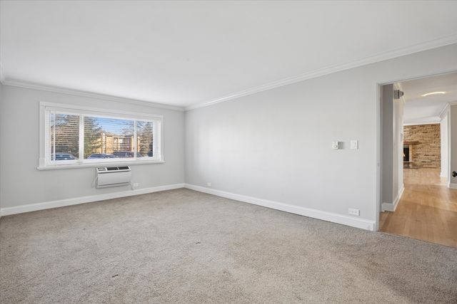 320 Claymoor Road 1A, Hinsdale, IL 60521