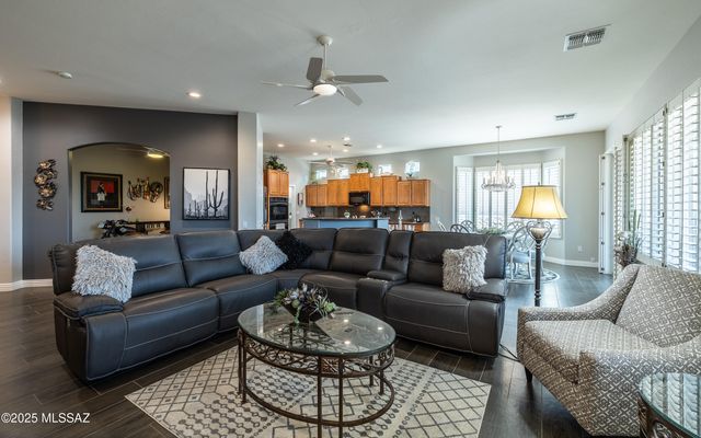 5371 W Leatherflower Lane, Marana, AZ 85658