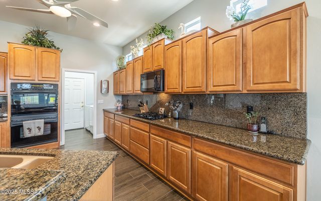 5371 W Leatherflower Lane, Marana, AZ 85658