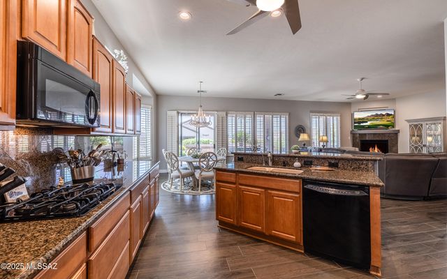 5371 W Leatherflower Lane, Marana, AZ 85658