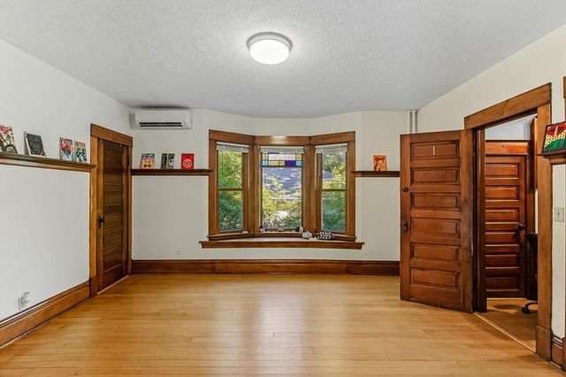 389 Fairview Avenue N, Saint Paul, MN 55104