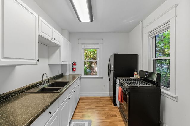 389 Fairview Avenue N, Saint Paul, MN 55104