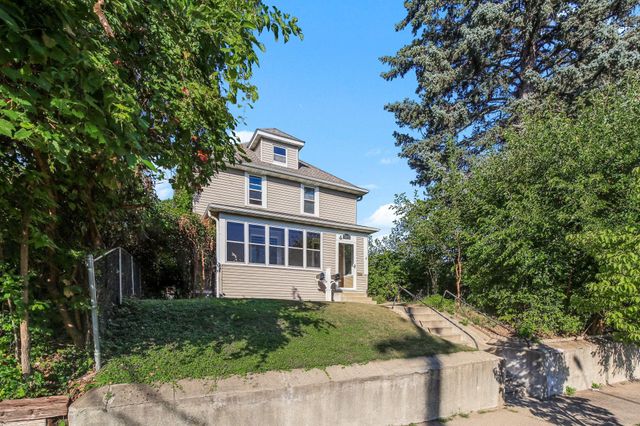 389 Fairview Avenue N, Saint Paul, MN 55104