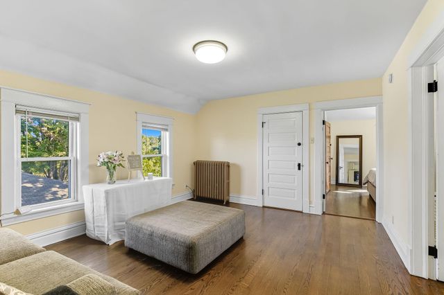 389 Fairview Avenue N, Saint Paul, MN 55104