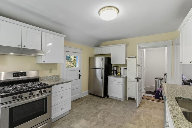 389 Fairview Avenue N, Saint Paul, MN 55104