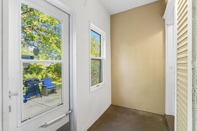 389 Fairview Avenue N, Saint Paul, MN 55104