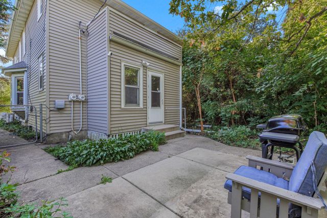 389 Fairview Avenue N, Saint Paul, MN 55104