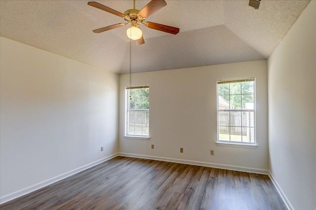 8129 COUNTRY MILL CV, Memphis, TN 38016