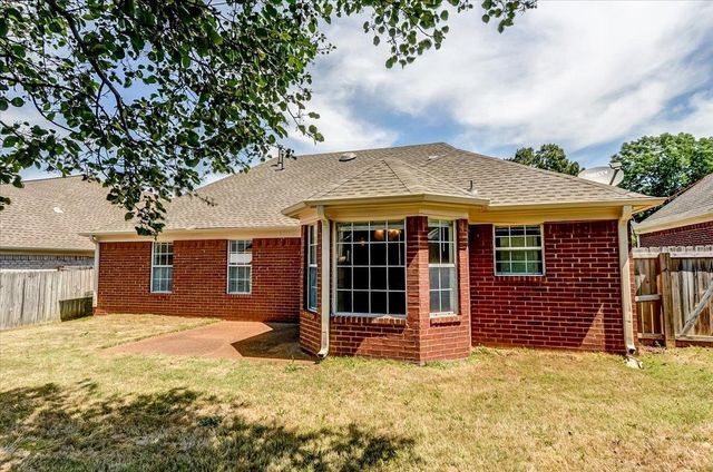 8129 COUNTRY MILL CV, Memphis, TN 38016