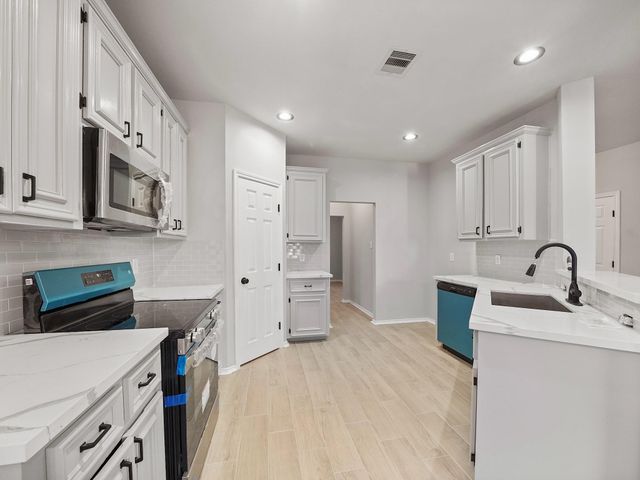 14206 Windy Ridge Lane, Rosharon, TX 77583