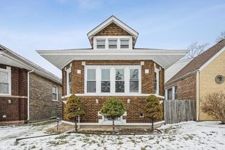 8504 S Essex Avenue, Chicago, IL 60617