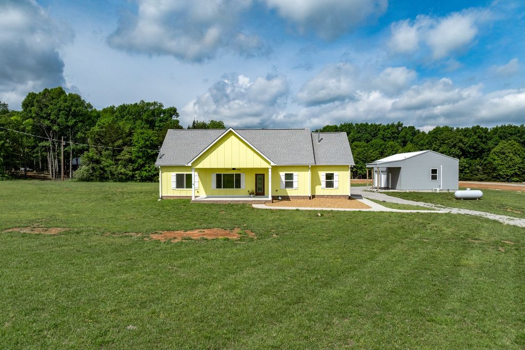 1317 Halls Mill Rd, Unionville, TN 37180