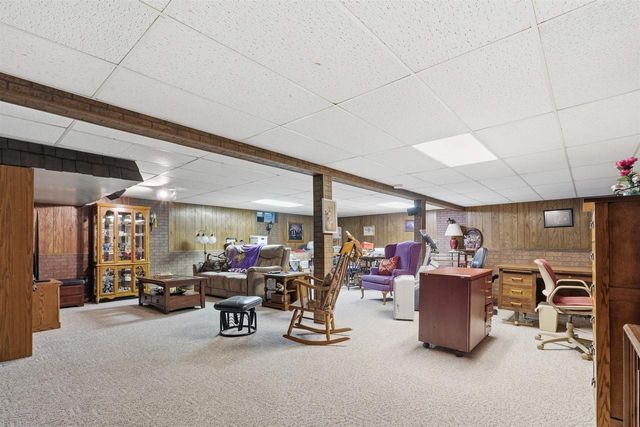 206 W CEDAR STREET, Abbotsford, WI 54405