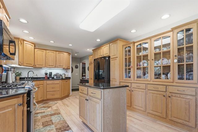 206 W CEDAR STREET, Abbotsford, WI 54405