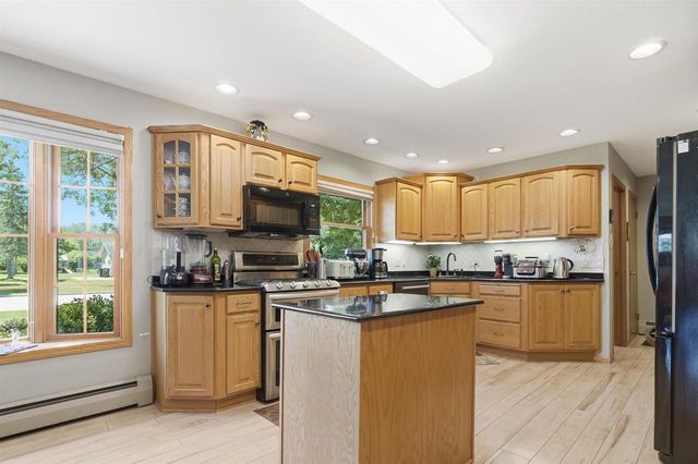 206 W CEDAR STREET, Abbotsford, WI 54405
