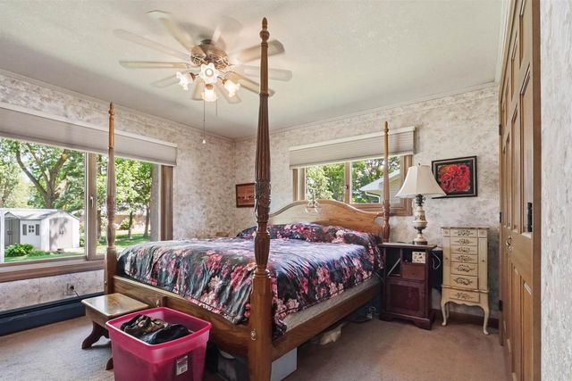 206 W CEDAR STREET, Abbotsford, WI 54405