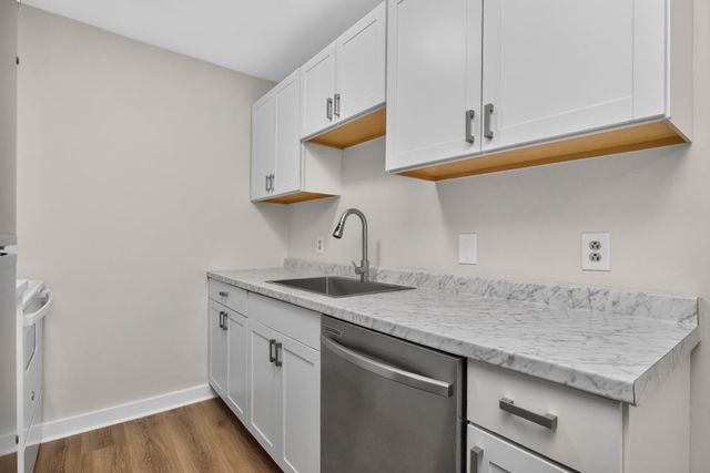 550 Harding Pl Apt E107, Nashville, TN 37211