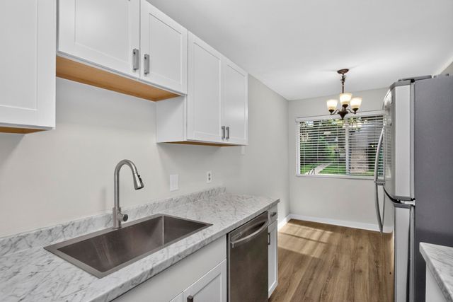 550 Harding Pl Apt E107, Nashville, TN 37211