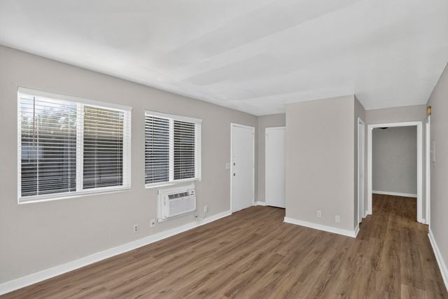 550 Harding Pl Apt E107, Nashville, TN 37211