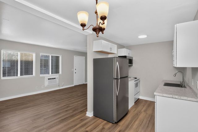 550 Harding Pl Apt E107, Nashville, TN 37211