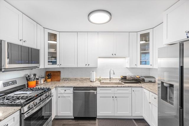 413 Stevens Court, Grayslake, IL 60030