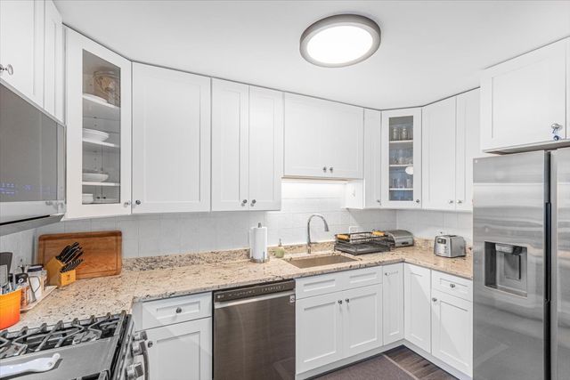 413 Stevens Court, Grayslake, IL 60030