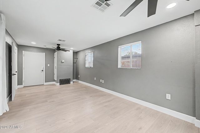 8744 N 6TH Drive, Phoenix, AZ 85021