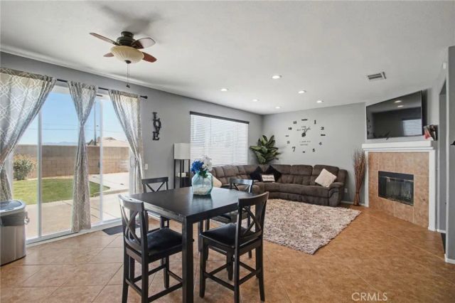 8623 Bridgeport, Hesperia, CA 92344