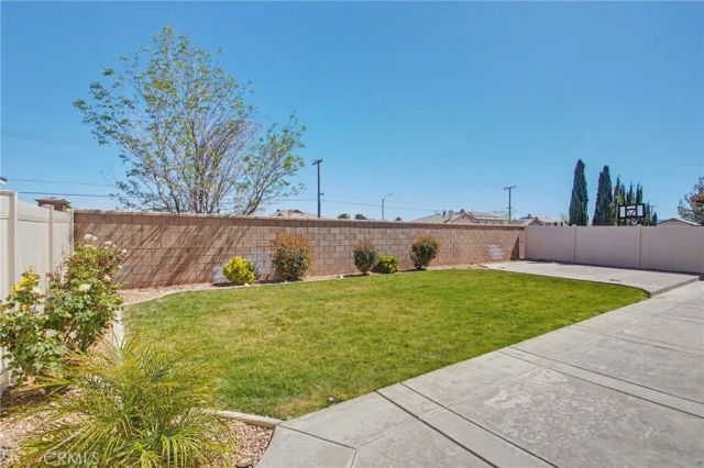 8623 Bridgeport, Hesperia, CA 92344