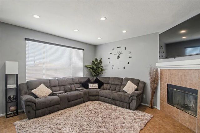 8623 Bridgeport, Hesperia, CA 92344