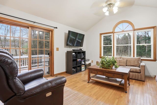 21 W Chamberlain Road, Merrimack, NH 03054