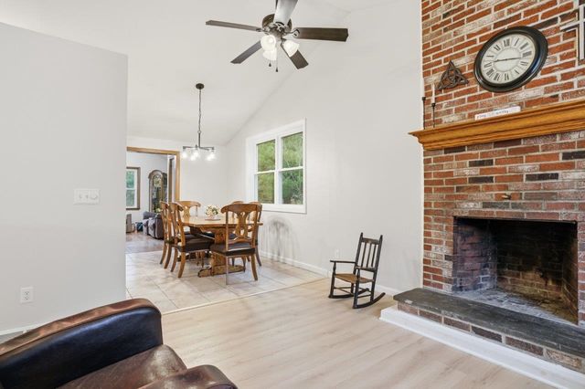 21 W Chamberlain Road, Merrimack, NH 03054