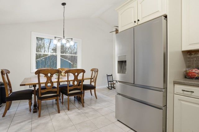 21 W Chamberlain Road, Merrimack, NH 03054