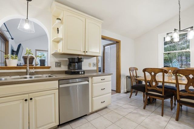 21 W Chamberlain Road, Merrimack, NH 03054