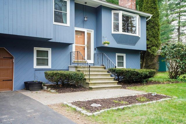 21 W Chamberlain Road, Merrimack, NH 03054